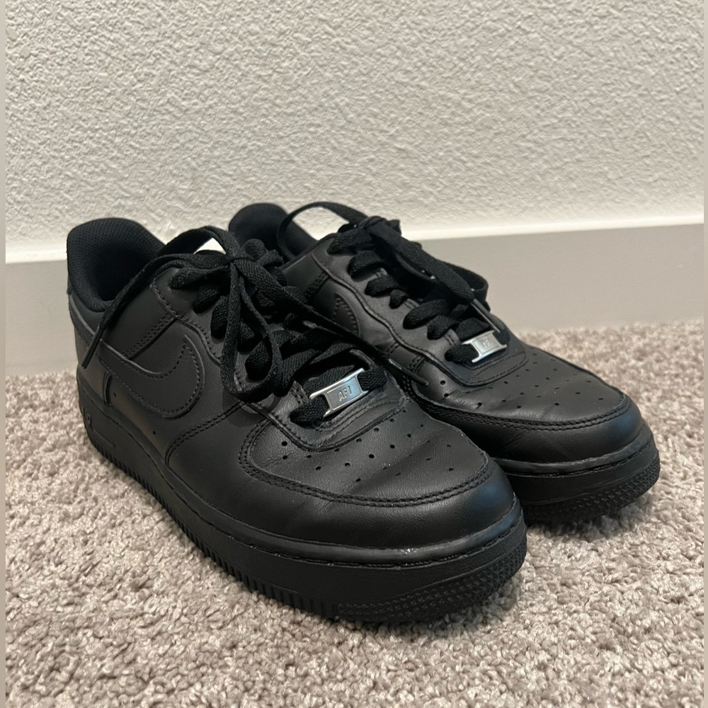 Nike Black Sneakers